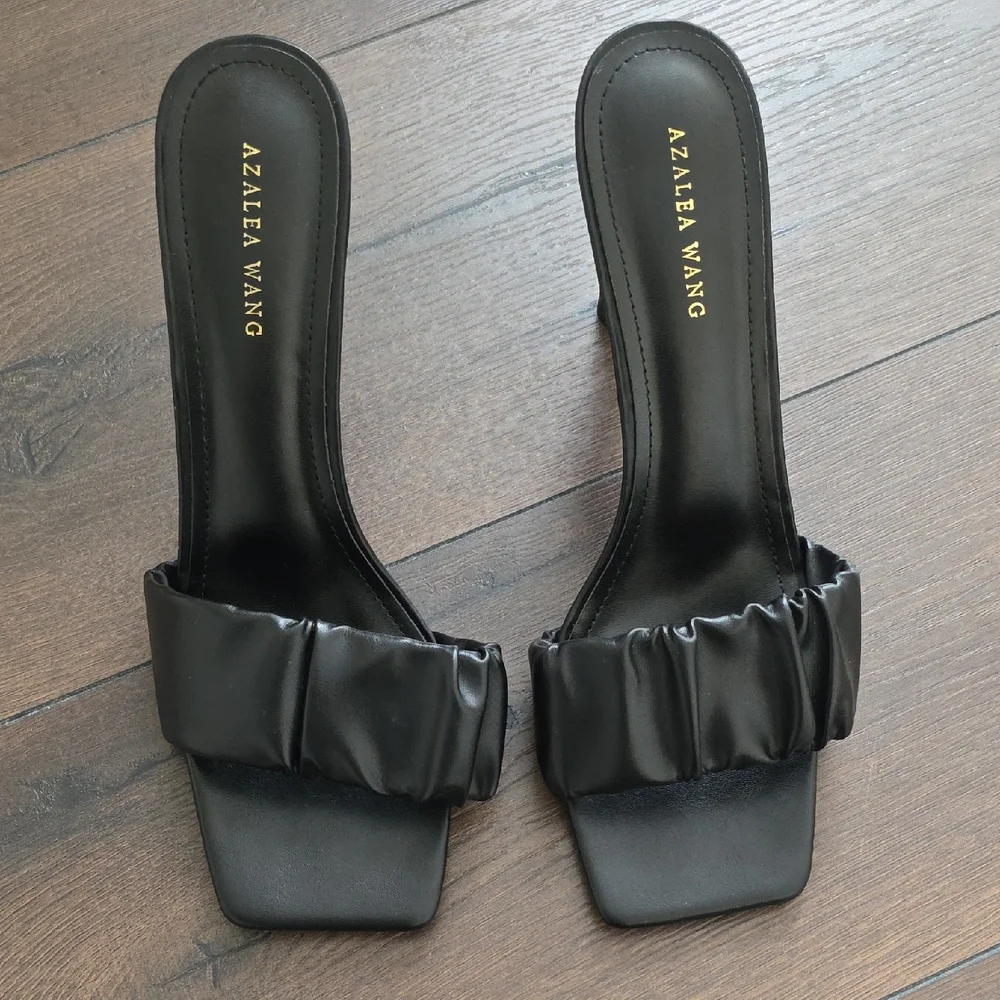 Azalea Wang Womens  Black Beaded Womens Sculptural Heel Shoes